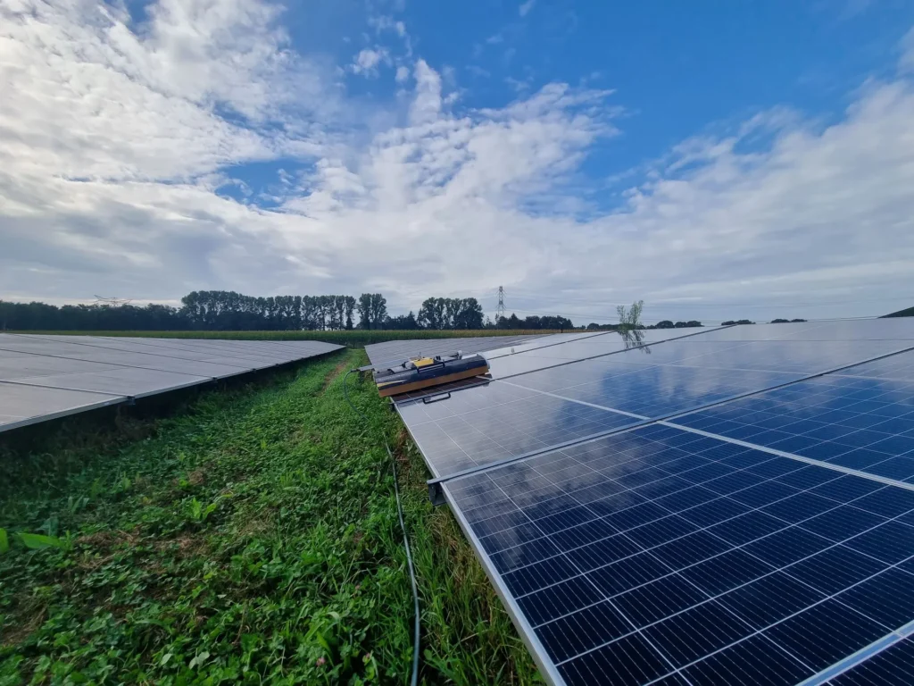 Zonnepanelen schoonmaken bedrijven
