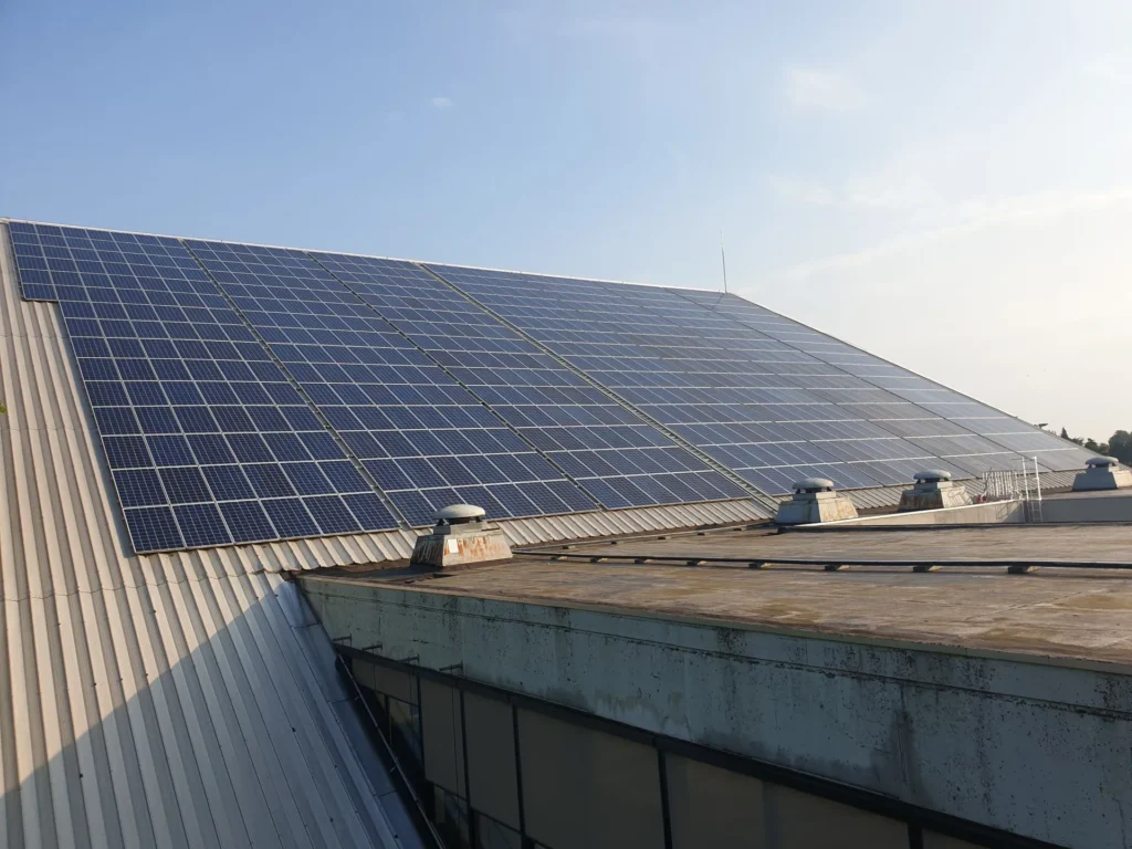 Dak installatie zonnepanelen