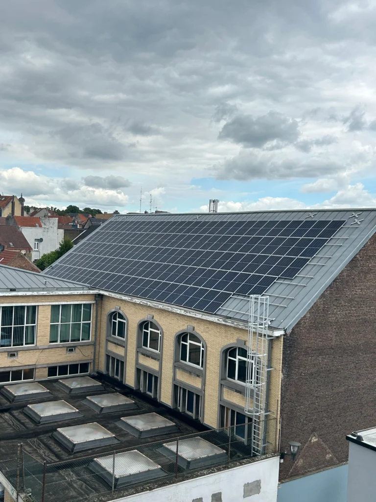 Commerciële zonnepanelen reiniging voor bedrijven