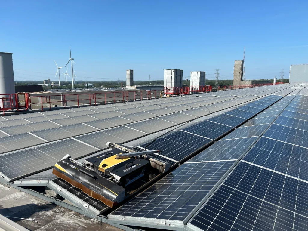 Industriële zonnepanelen reiniging