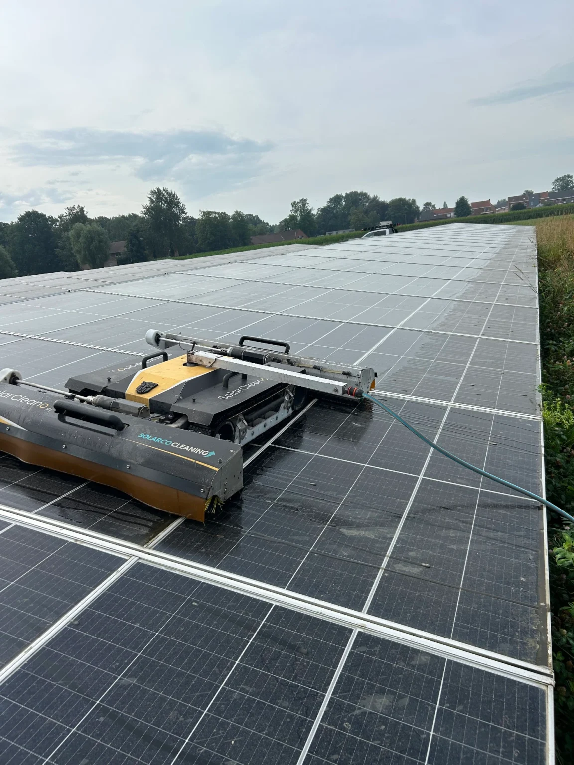 Zonnepanelen schoonmaken
