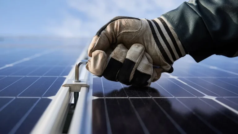 Zonnepanelen onderhouden